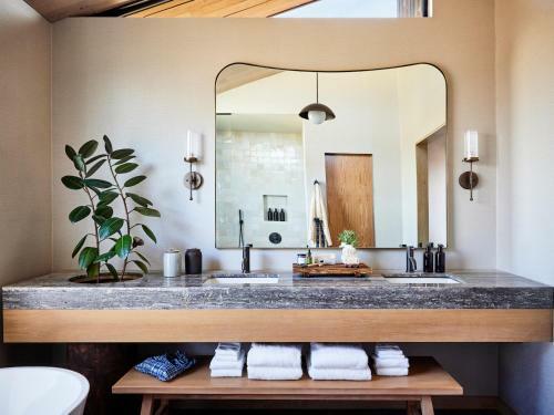 Hotel Wildflower Farms