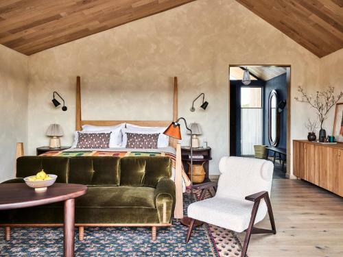 Hotel Wildflower Farms