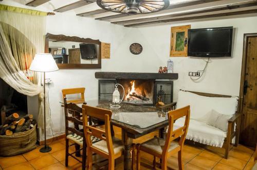 Casa Cueva Alegr�a