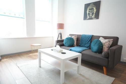 Sherlock House - Stylish Home Sleeping Up To 6