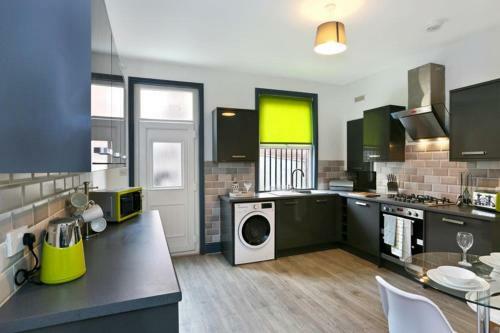 Hostal 4 Bed Guest Home On Hardy Croft