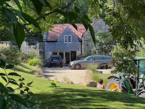 Beautiful Cottage Near Bath