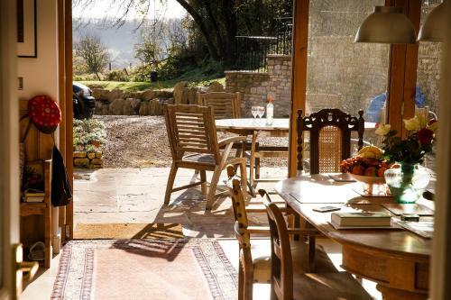 Beautiful Cottage Near Bath