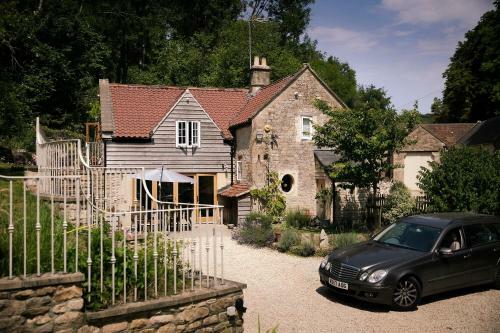 Beautiful Cottage Near Bath