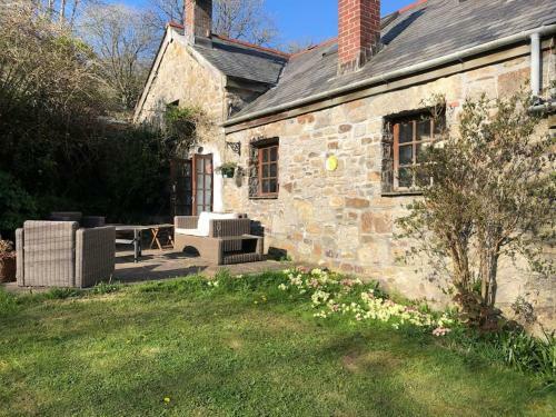 Lowena Farmhouse, Luxury Holiday Accommodation In Cornwall