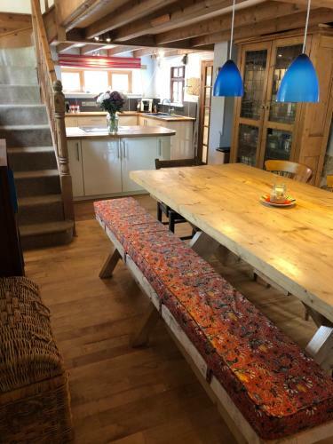 Lowena Farmhouse, Luxury Holiday Accommodation In Cornwall