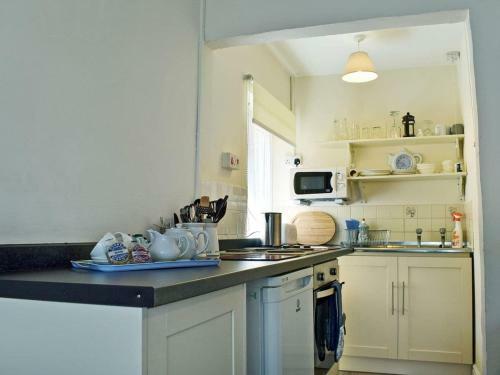A Bungalow 10 - Uk30638