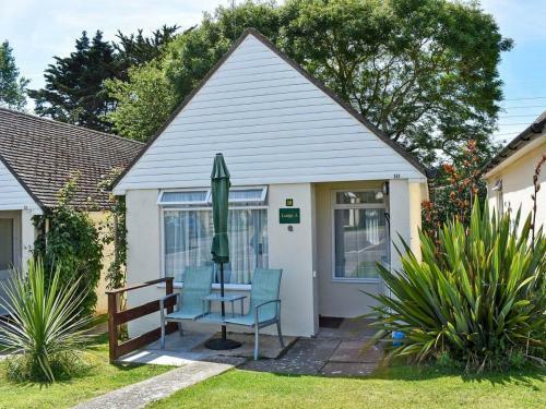 A Bungalow 10 - Uk30638