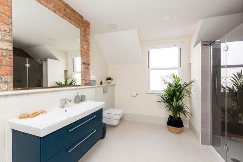 Apartamento Stunning Seaside Apt Sleeps 6