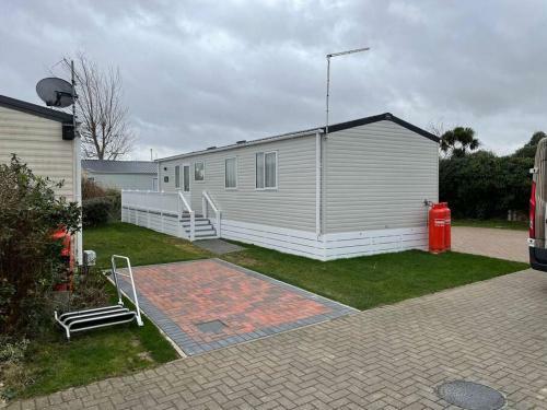 Mersea Villa