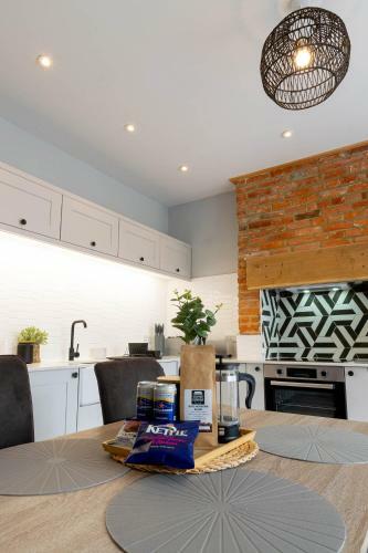 Cosy And Modern 2-bed Bungalow 150m From Beach