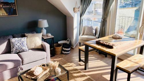 Looe With A View - Entire Apartment With Free Allocated Parking