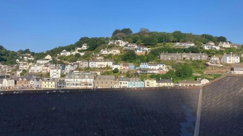 Looe With A View - Entire Apartment With Free Allocated Parking