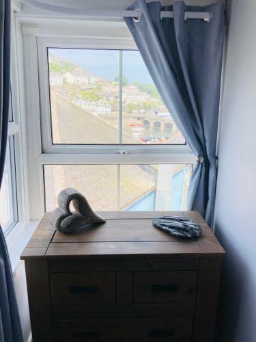 Looe With A View - Entire Apartment With Free Allocated Parking