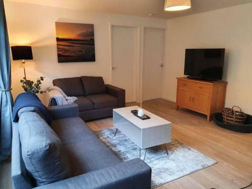 Pet Friendly 2 Bed Coastal Property - Millendreath, Looe