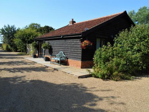 Tranquil 2-bed Barn In Brundish Woodbridge