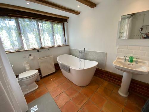 Tranquil 2-bed Barn In Brundish Woodbridge