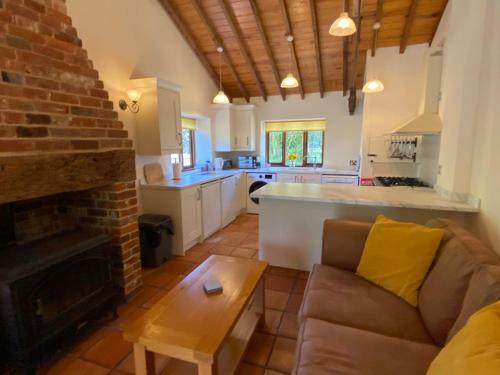 Tranquil 2-bed Barn In Brundish Woodbridge
