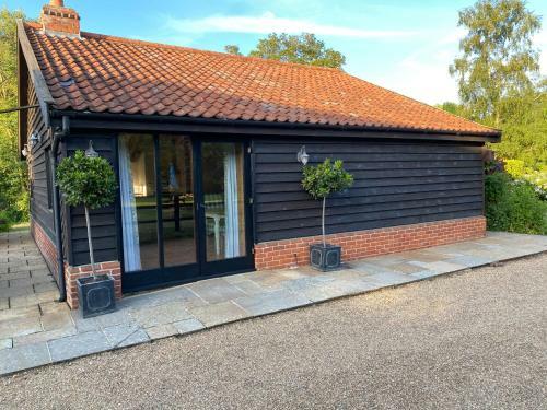 Tranquil 2-bed Barn In Brundish Woodbridge