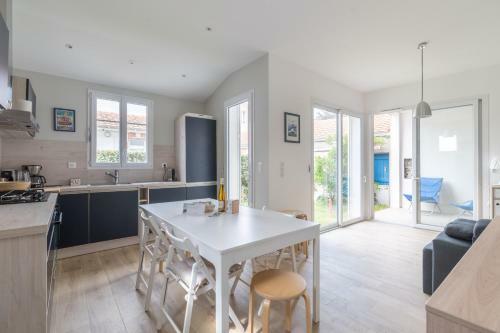 Maison Familiale Refaite A Neuf Avec Vue Sur Mer