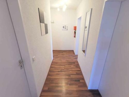 Cozy & Spacious Apartment With Balcony