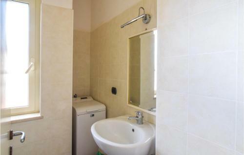 Stunning Home In Spilinga With 2 Bedrooms