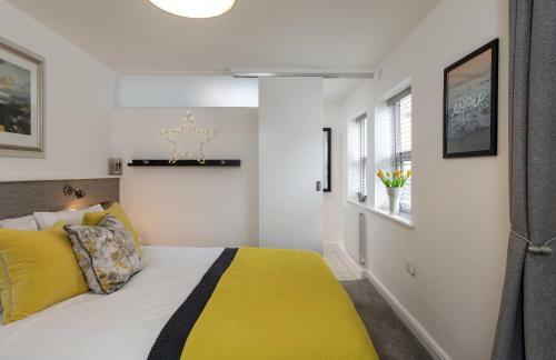 Bijou Romantic Retreat, Whitby Centre