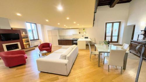 Apartamento Terrazza Duomo With Spectacular Views From 2 Large Terraces - Sleeps 6