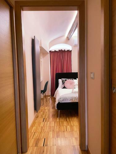 Rose Apartment