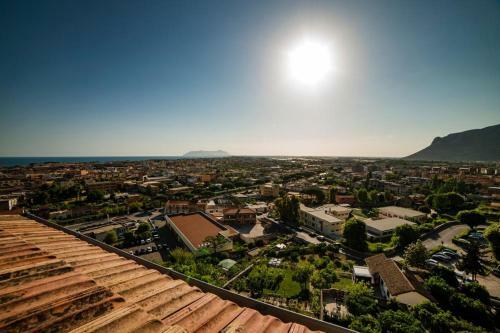 Sea View Apartment With Balcony