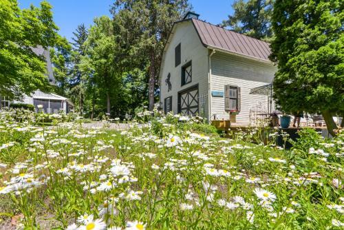 Vine Inn & Carriage House
