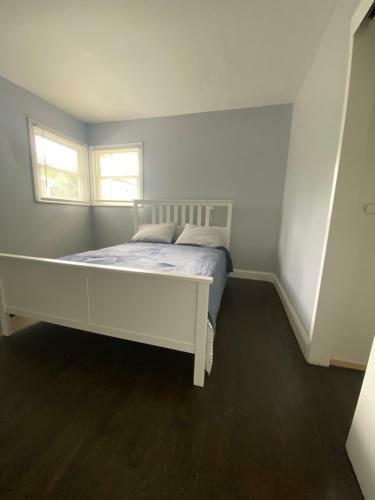3 Bedroom House Hempstead Village