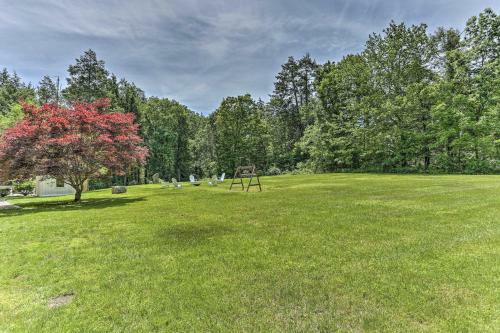 Spacious Kingston Home With Spa Room And Hot Tub!