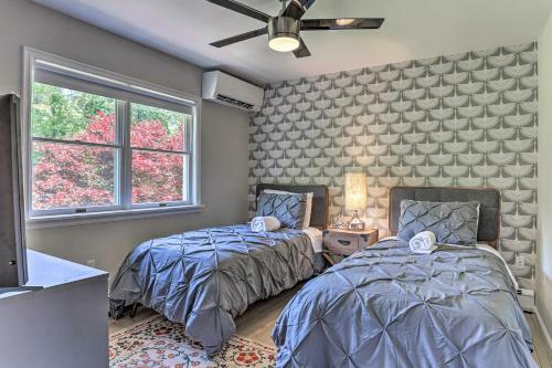 Spacious Kingston Home With Spa Room And Hot Tub!