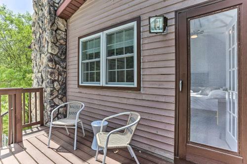Spacious Kingston Home With Spa Room And Hot Tub!