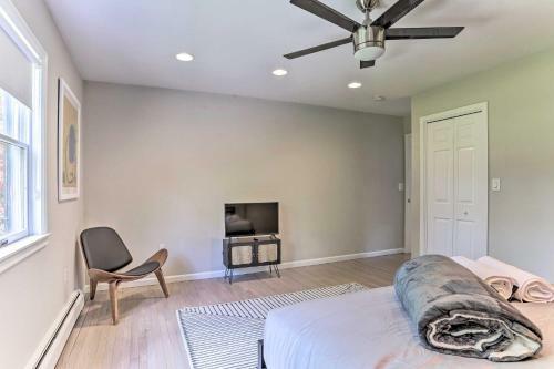 Spacious Kingston Home With Spa Room And Hot Tub!