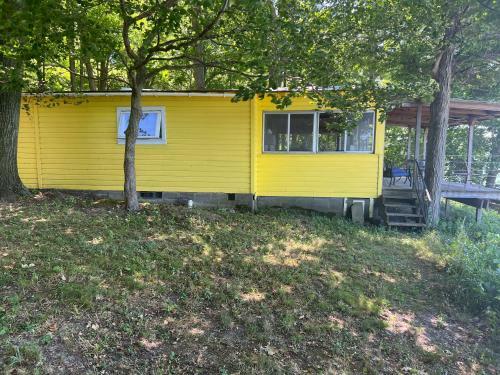 2 Bedroom Comfortable Cottage With Dock And Fantastic Lake Views