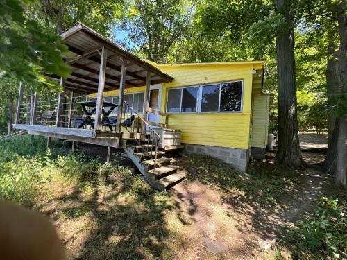 2 Bedroom Comfortable Cottage With Dock And Fantastic Lake Views