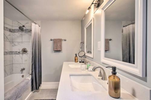 Chic Catskills Escape With Hot Tub And Fire Pit