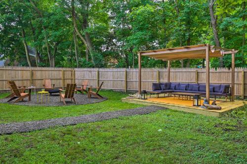 Chic Catskills Escape With Hot Tub And Fire Pit