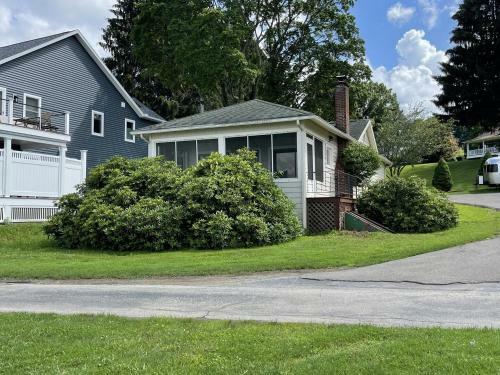 4943 Lake Ave Home