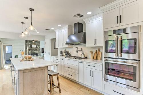 Gorgeous Montgomery Home With Seasonal Pool!