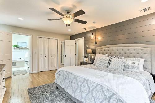 Gorgeous Montgomery Home With Seasonal Pool!