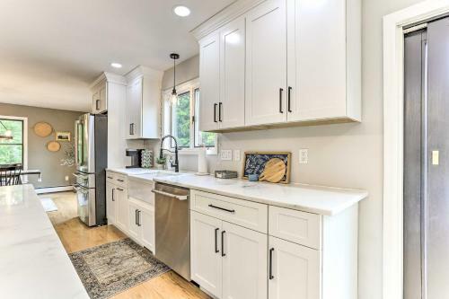Gorgeous Montgomery Home With Seasonal Pool!