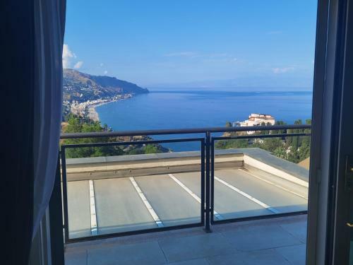 Taormina Helas Apartment By Taormina Holidays
