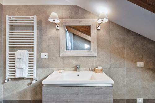 Apartamento Mansarda In Borgo Po