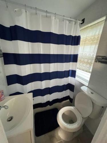 Charming 1 Bedroom Home Conveniently Located