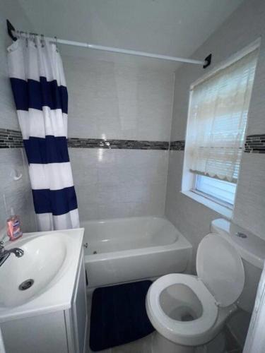 Charming 1 Bedroom Home Conveniently Located