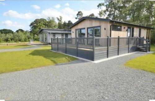 Cairn Lodge