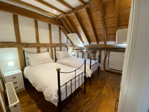 Stunning 4-bed Suffolk Barn In Brundish